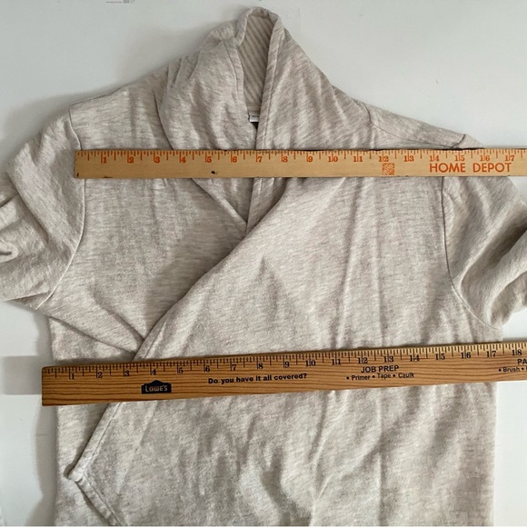 Liz Lange Maternity Drape Front Cardigan Waterfall Style size S/P Oatmeal color - Picture 4 of 11